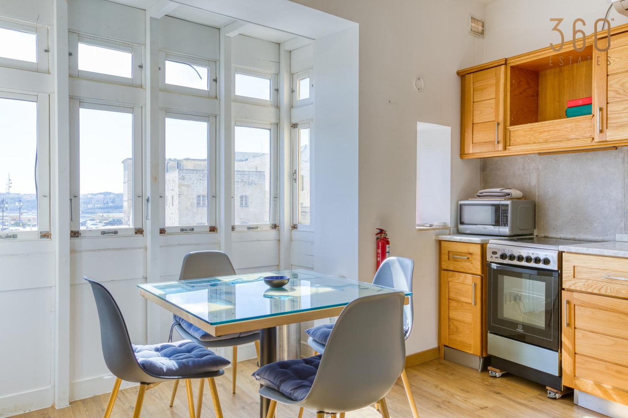 Charming Home With Sea Views & Maltese Balcony By 360 Estates Valletta Luaran gambar