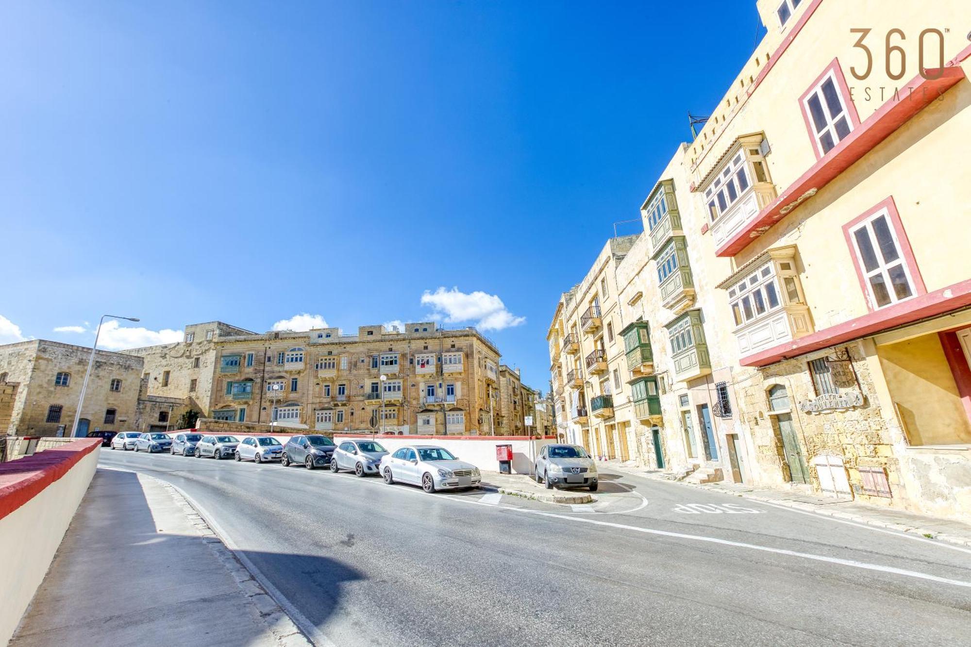 Charming Home With Sea Views & Maltese Balcony By 360 Estates Valletta Luaran gambar