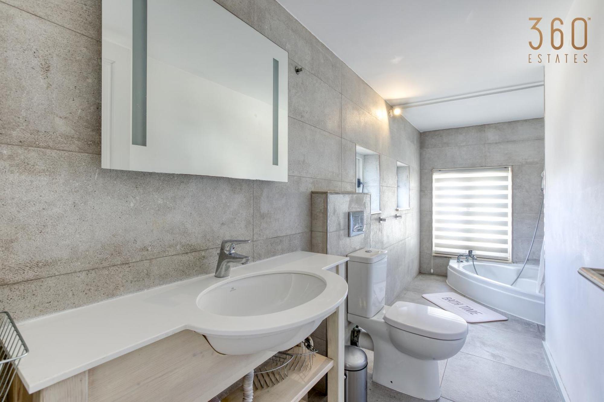 Charming Home With Sea Views & Maltese Balcony By 360 Estates Valletta Luaran gambar
